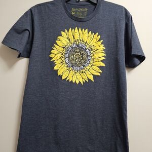 Love in Faith Sunflower Graphic Tee "Blessed Are Those Who Believe" Gray Size M